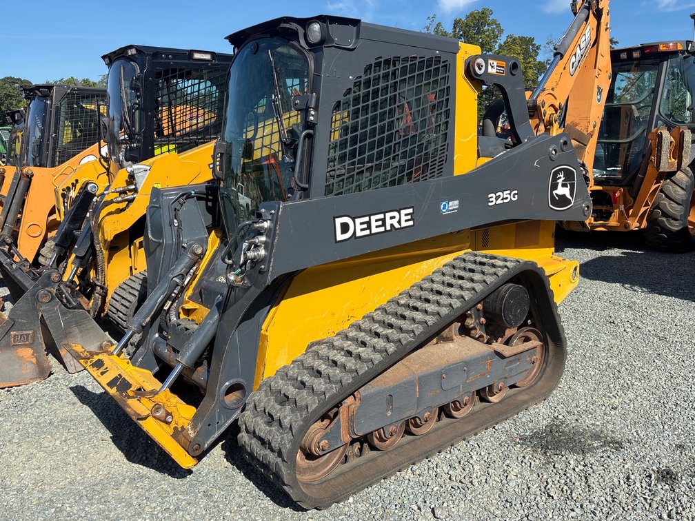 John Deere 325G Skid Steer