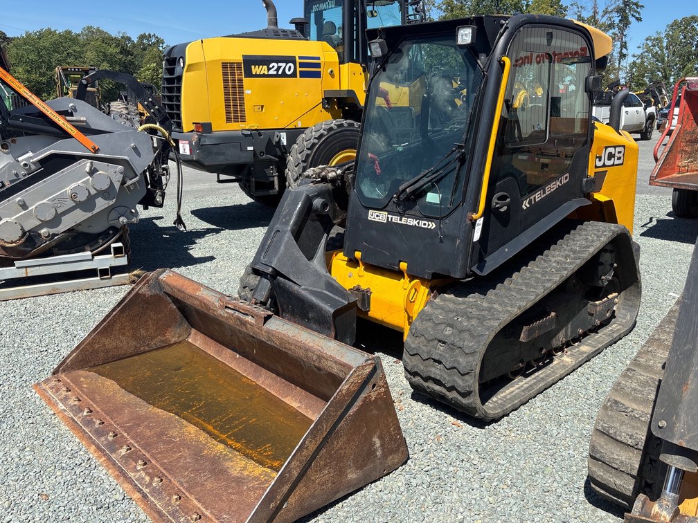 2021 JCB teleskid 3TS- 81