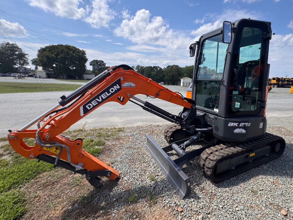 Develon DX27Z Mini Excavator
