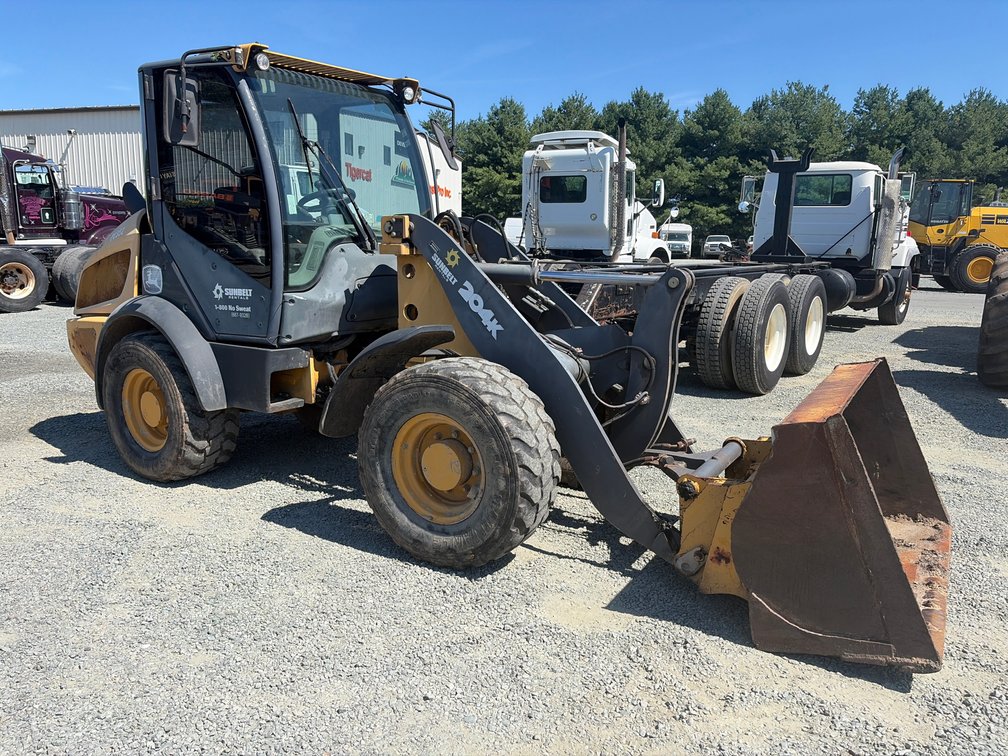 2013 John Deere 204K Loader