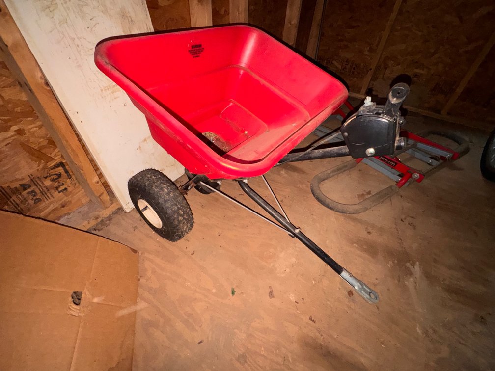 Lawn Mower Pull Behind Spreader/Seeder