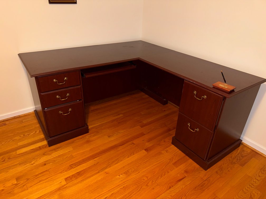 Computer Desk in nice shape