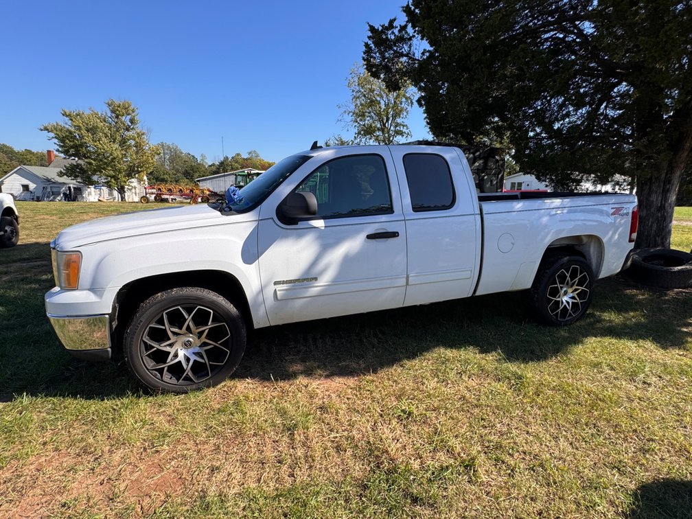 2013 GMC Sierra Pickup Truck