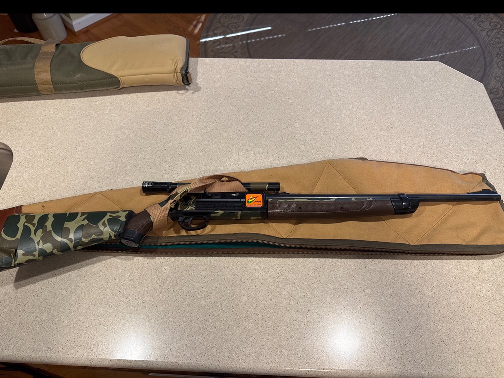 Crossman Magnum 2200 Pellet Gun & Case