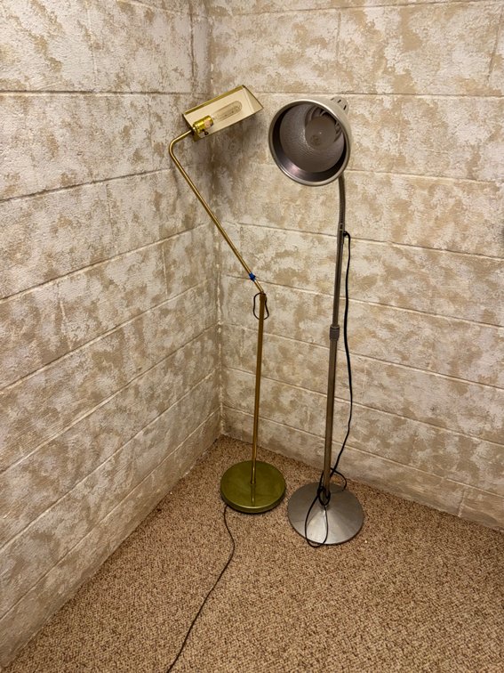 Lot of 2 floor lamps