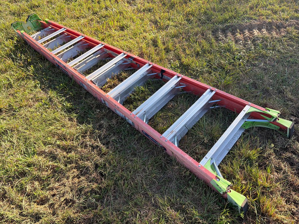Louisville 75th Anniversary CrossXstep 10ft Step Ladder