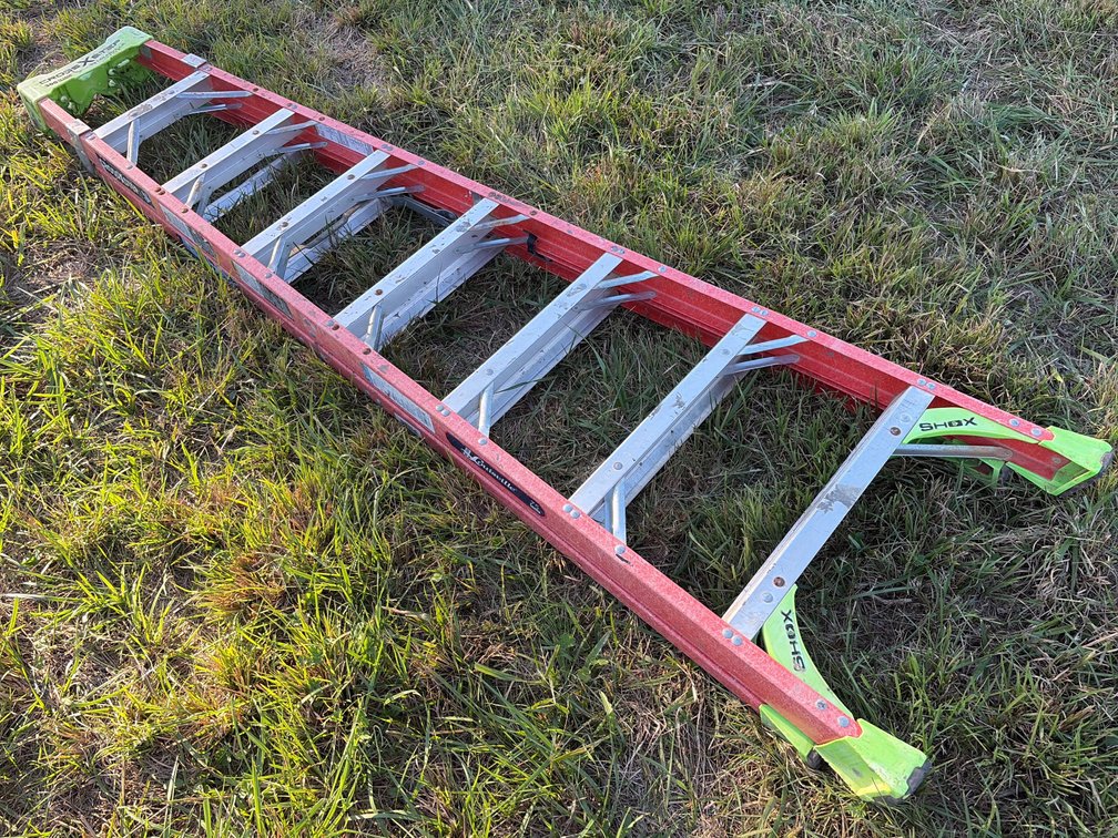Louisville 75th Anniversary CrossXstep 8ft Step Ladder