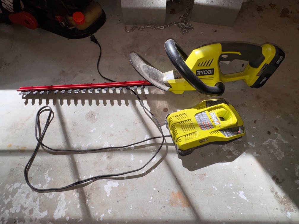 Ryobi Cordless Hedge Trimmer