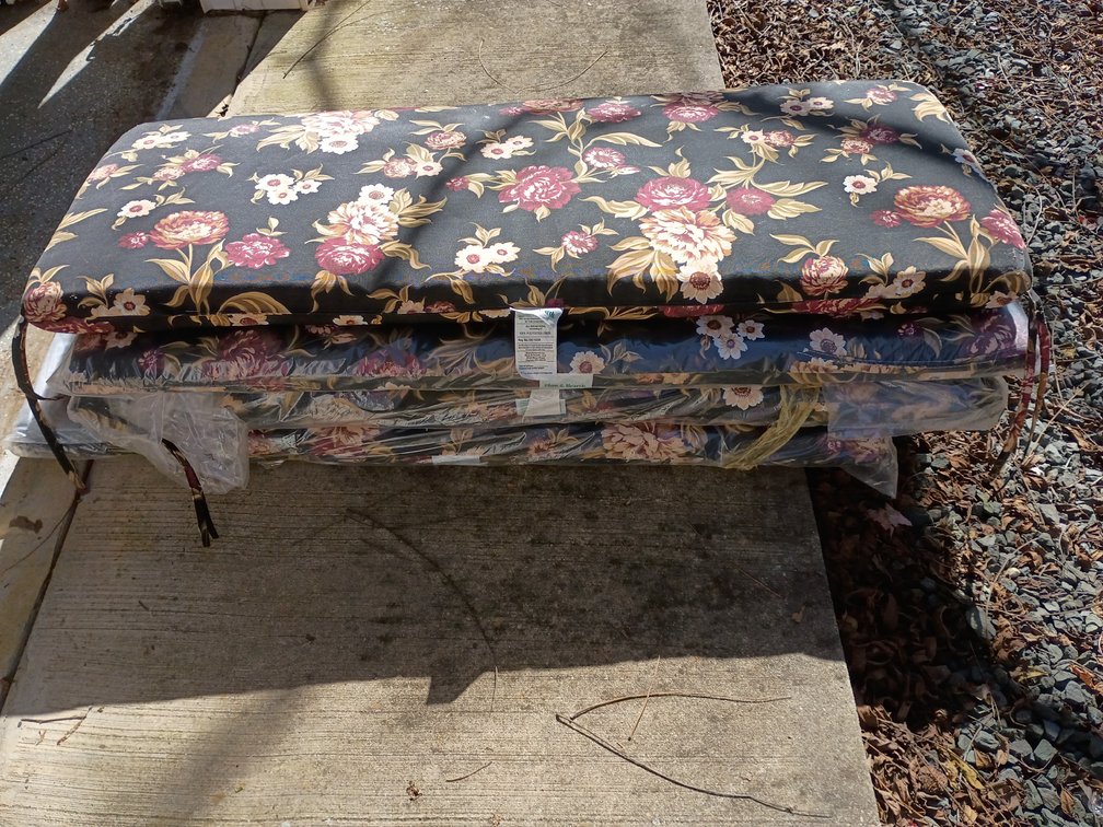Lot of 4 Bench Cushions