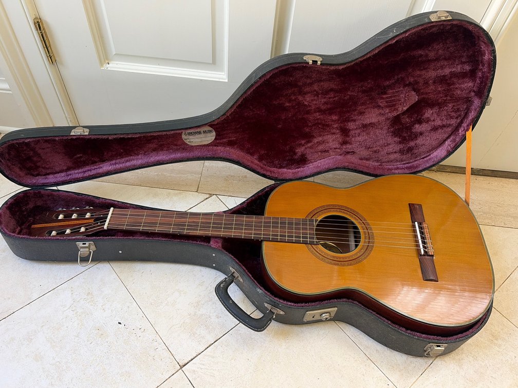 Vintage Espana Classical Guitar with Hard Shell Case