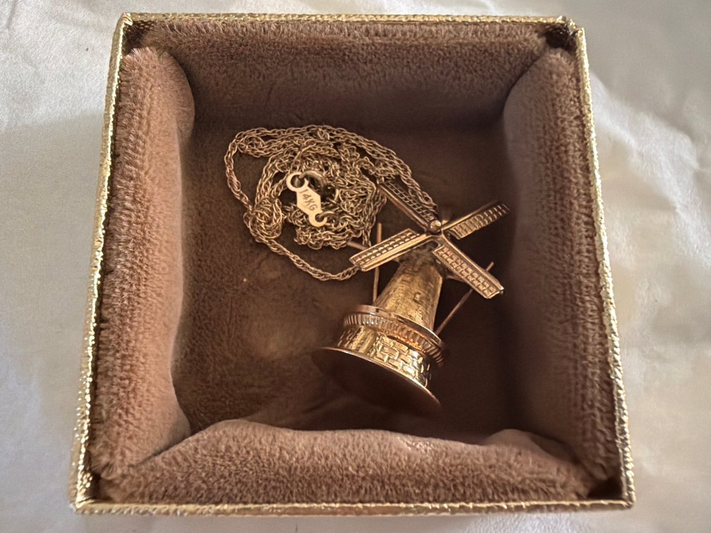 Gold Windmill Necklace