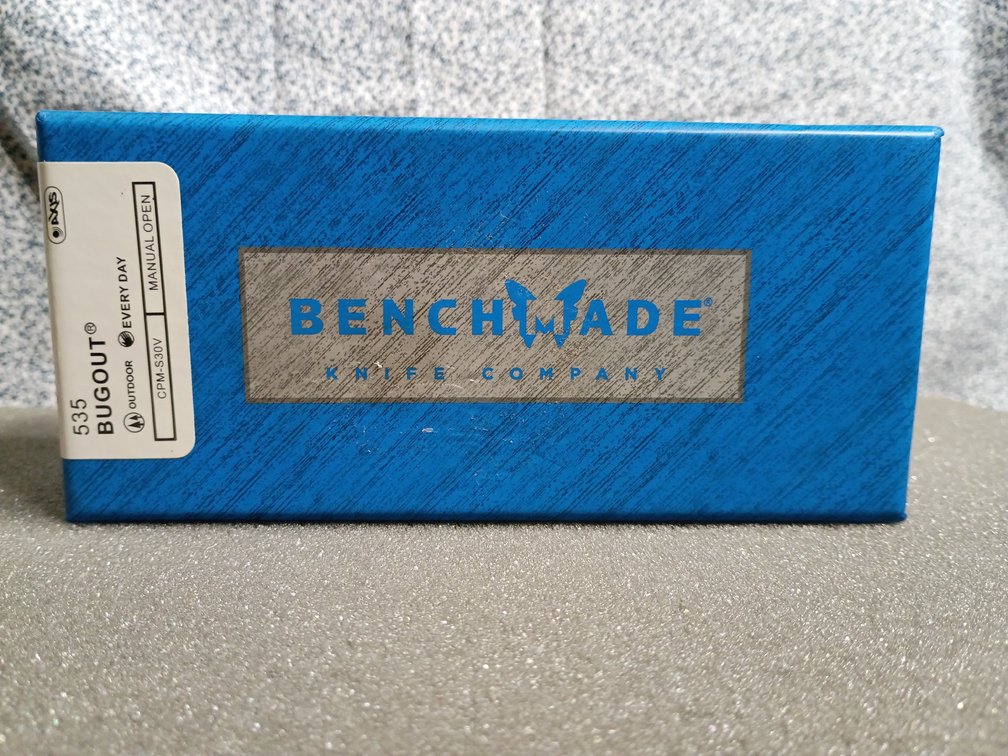 BENCHMADE Bugout Folding Knife