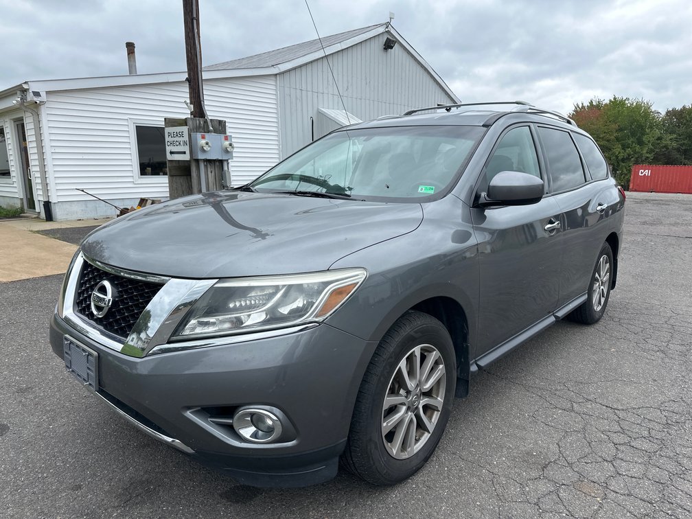 2015 Nissan Pathfinder Multipurpose Vehicle (MPV), Odometer: 122,947