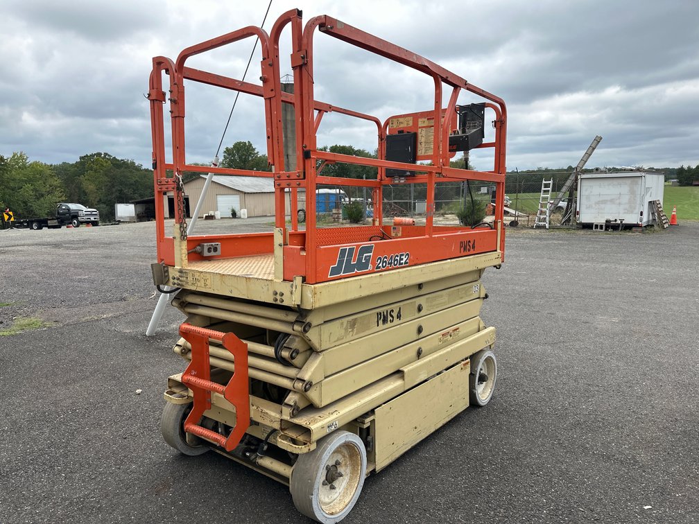 2000 JLG 2646E2 Electric Scissor Lift