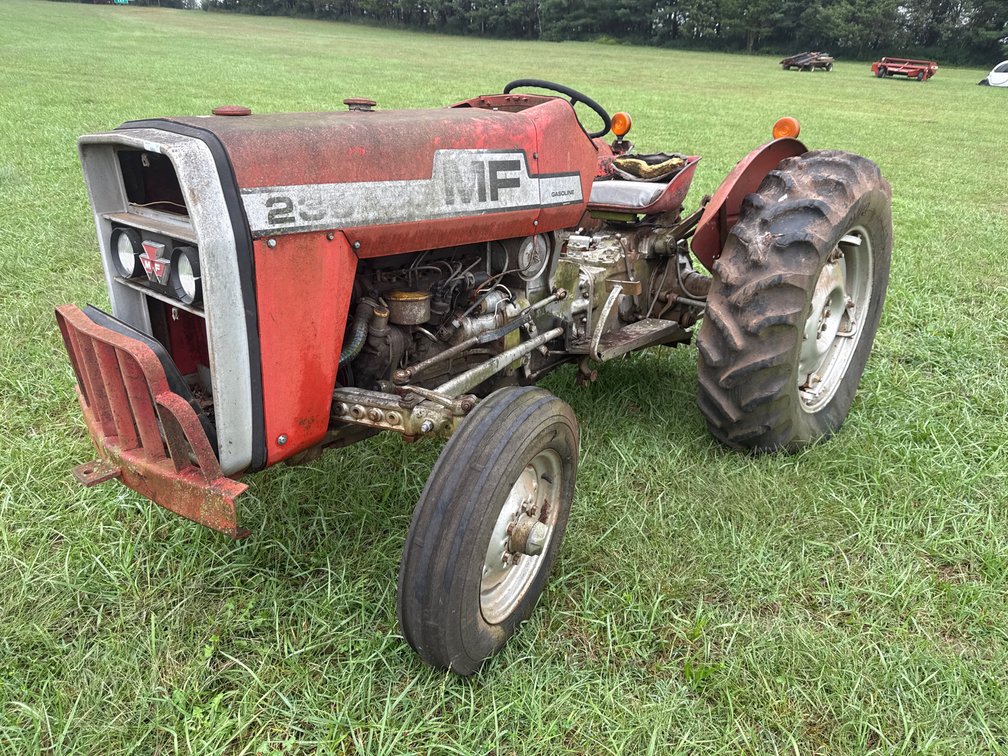 Massey Ferguson 235 Tractor, Hours: 351.7