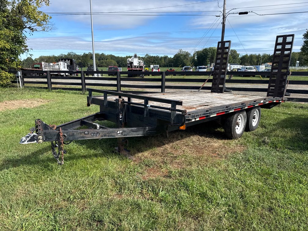 2008 Deck 16' Deckover Equipment Trailer