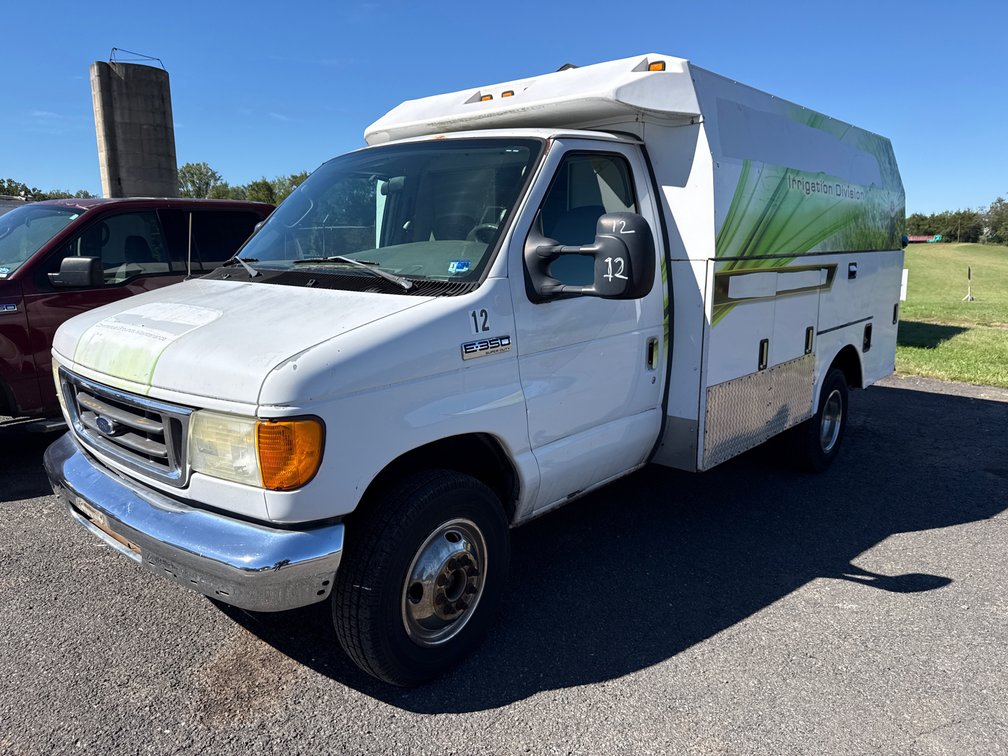2006 Ford E-350 Super Duty Utility Truck, Mileage: 117,896