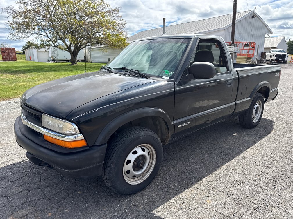 1999 Chevrolet S-10 Truck, Mileage: 245,771