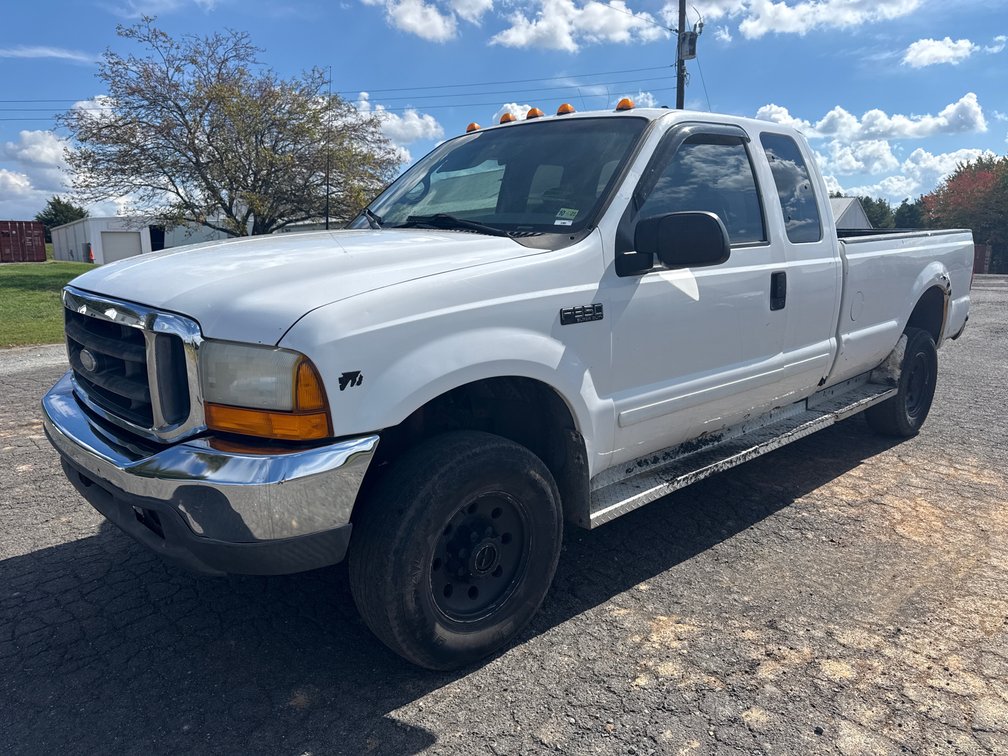 2001 Ford F-350 Super Duty Truck, Mileage: 145,502