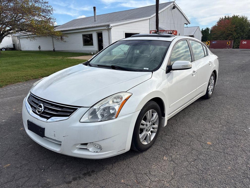 2012 Nissan Altima Sedan, Mileage: 140,896