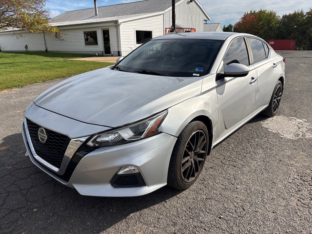 2019 Nissan Altima Sedan, Mileage: 162,282