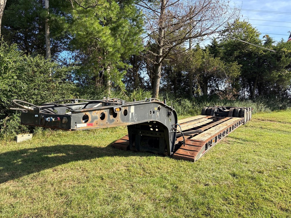 1999 Fontaine Specialized 403A Lowboy Trailer