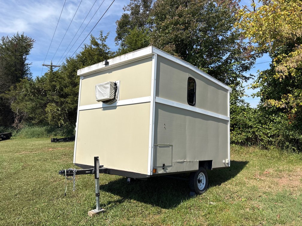 Single-Axle Enclosed Camper Trailer