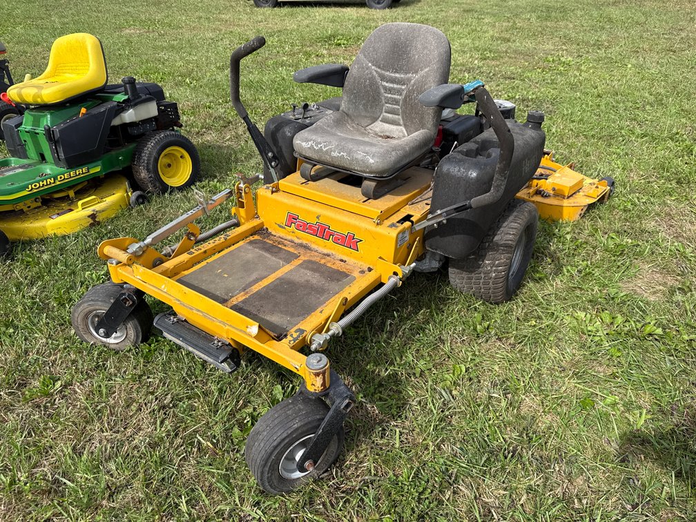 Hustler FasTrak 926501 Zero-Turn Riding Mower