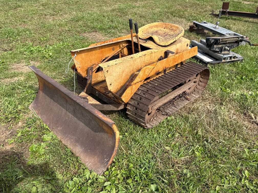 Struck Mini Ride-On Crawler Bulldozer