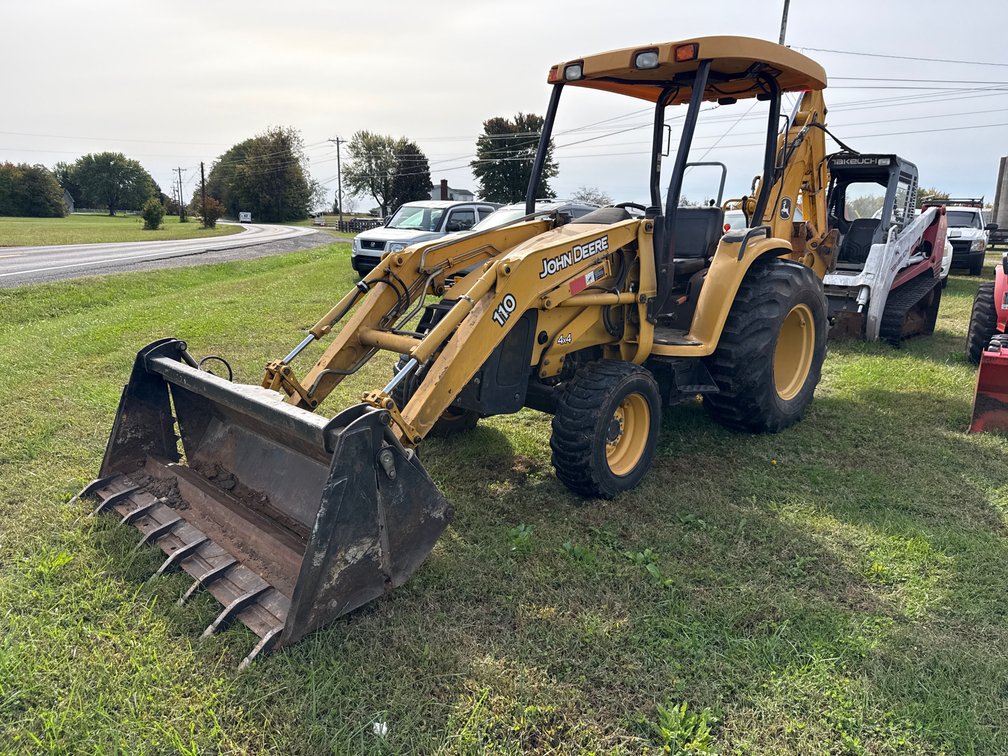 John Deere 110 4x4 Backhoe Loader