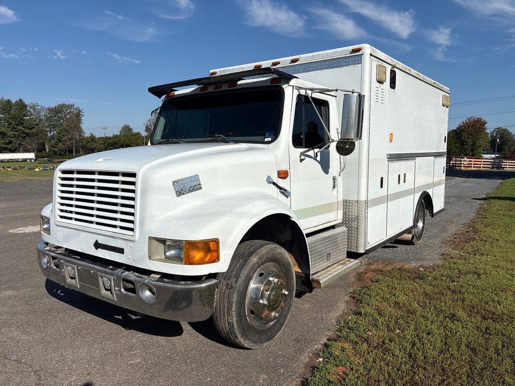 1998 International 4700 LP RV/Camper, Odometer: 62,275