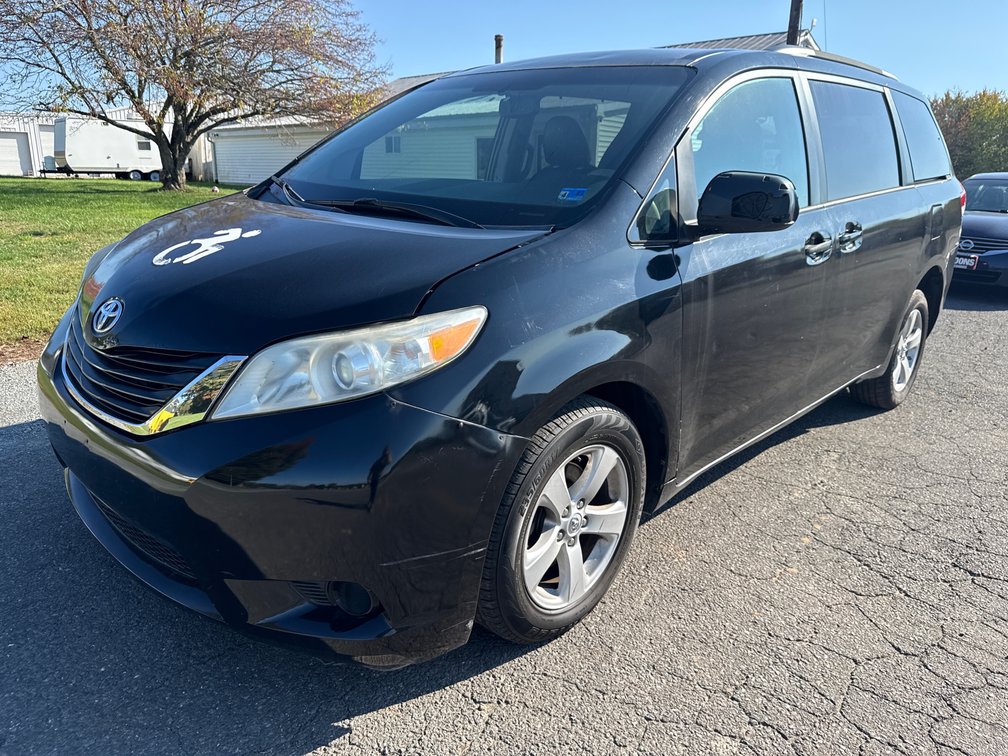 2014 Toyota Sienna Multipurpose Vehicle (MPV), Mileage: 210,106