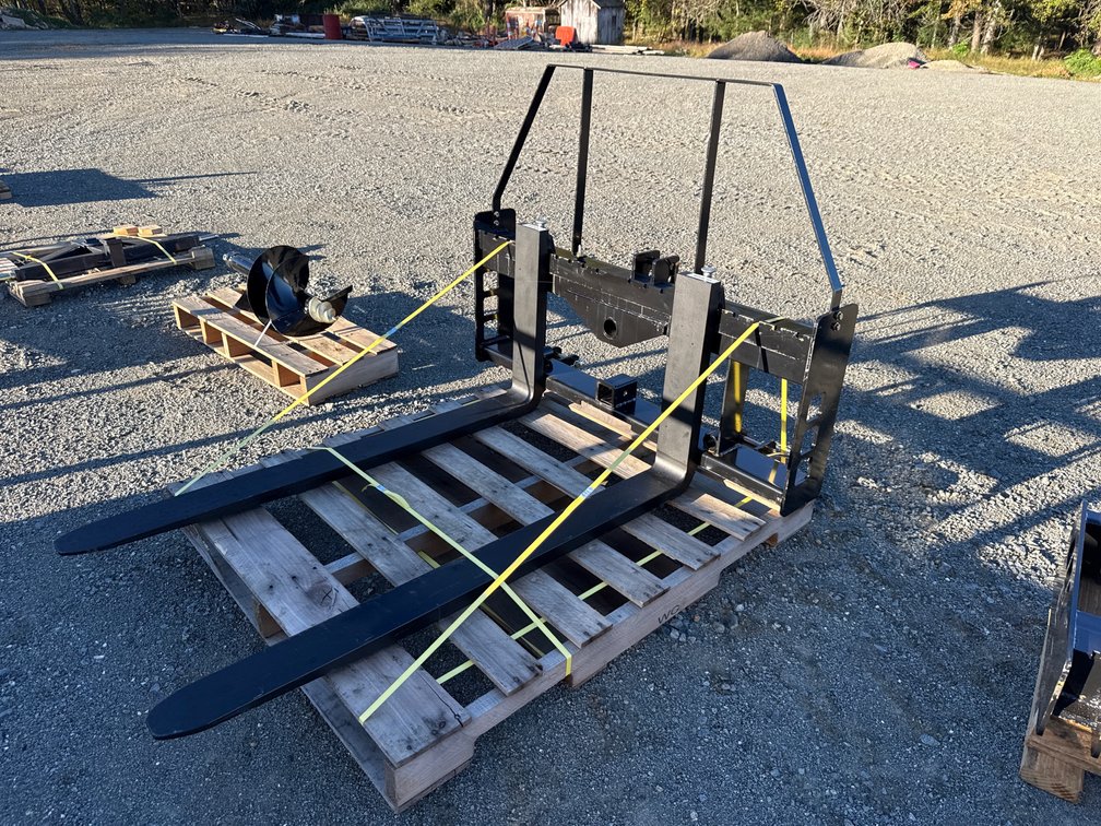 Wolverine THFF46 3Pt. Pallet Fork w/ Receiver Hitch