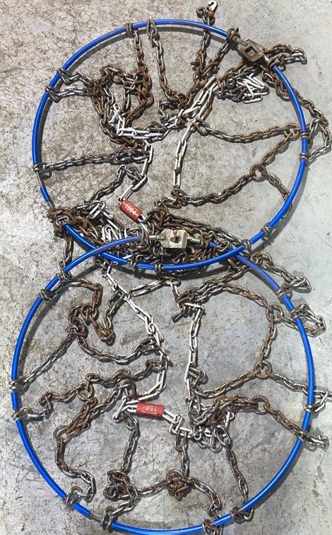 1504 Tire Chains with Locking Mechanism to Tighten Chains