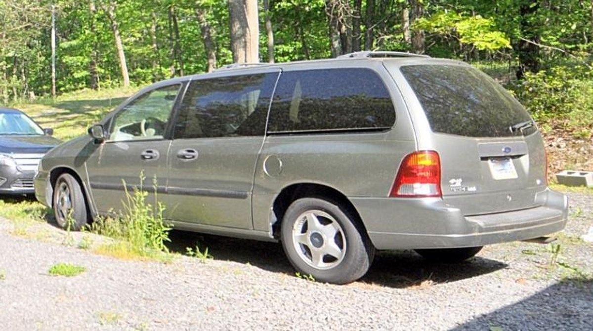Image for Online Only Reserve Auction!  Land/Camper/Ford Windstar!
