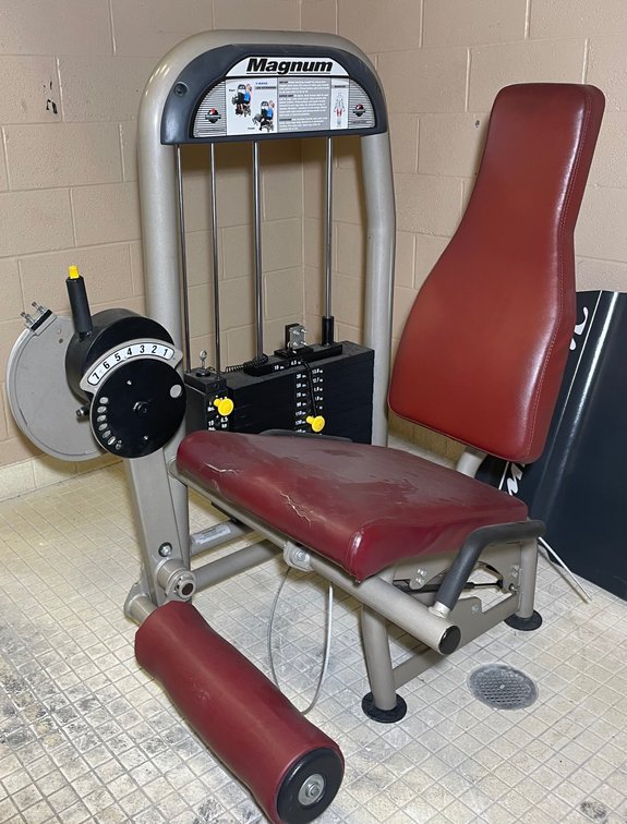 Broken Magnum Leg Press Machine