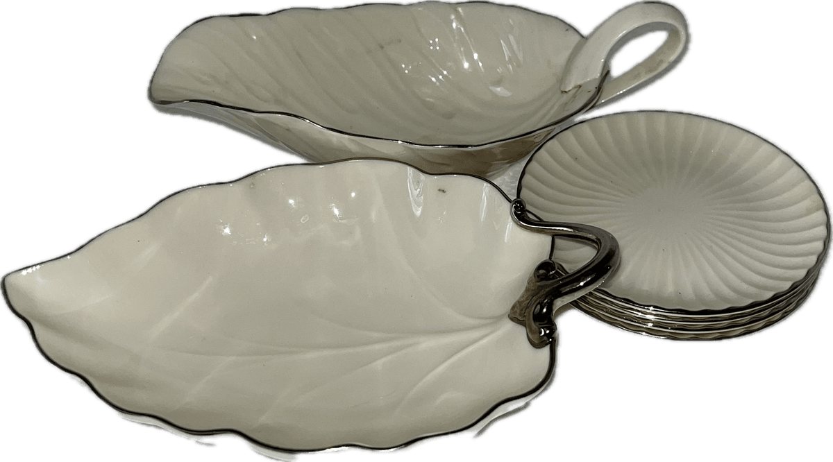 Lenox Gravy Boat with 4 Plates and Platinum Leaf Trinket Dish