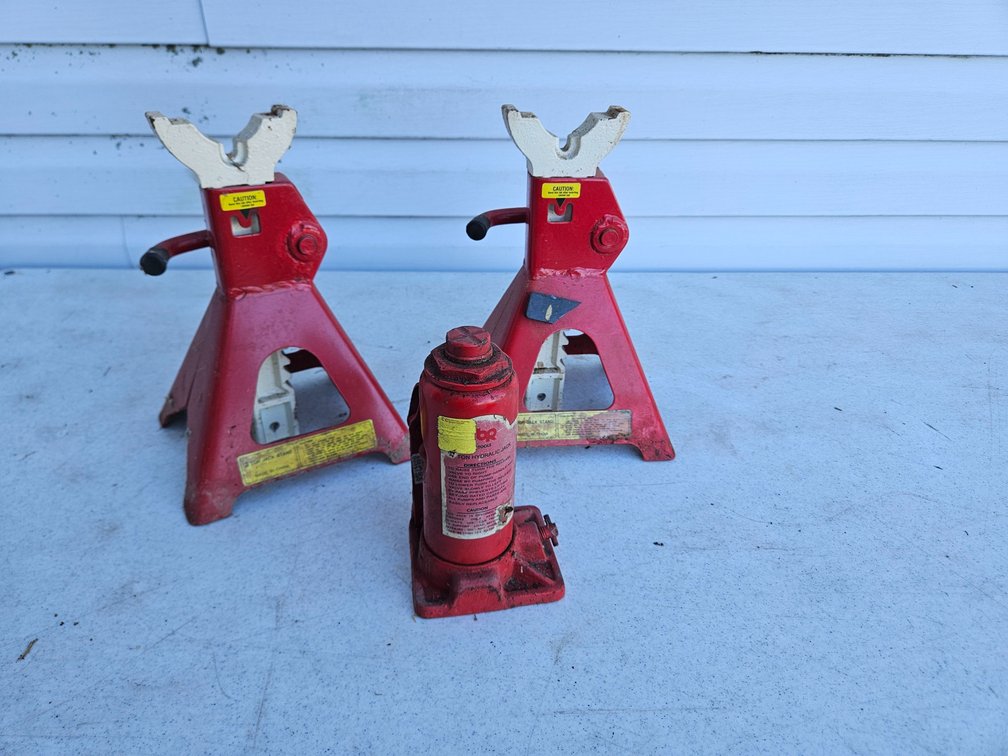 Jack Stands (2), Hydraulic Jack