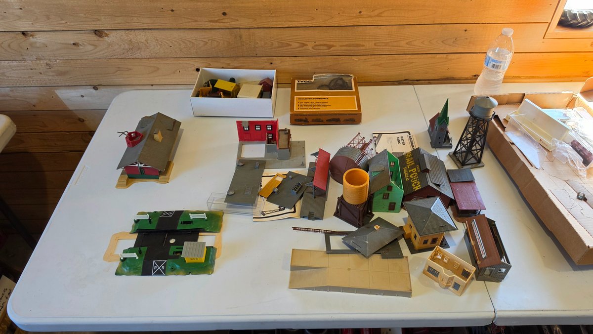 Landscape pieces - Little John N scale track and cars - power inverters