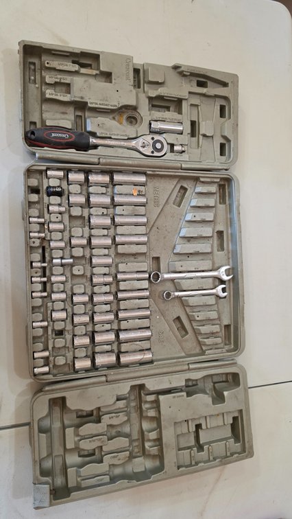 Cresent - Metric and SAE tool set - pieces missing