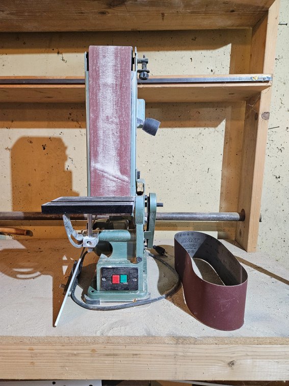 Central Machinery 4" Sander & 6" Disc, Stanley Adjustable Square