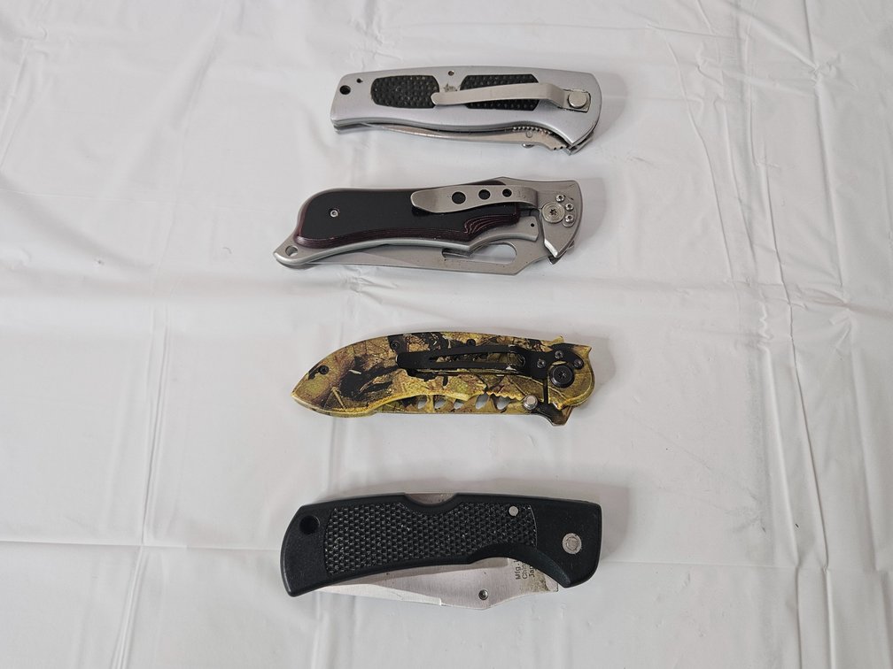 Folding Pocket and Tactical Knives (4)