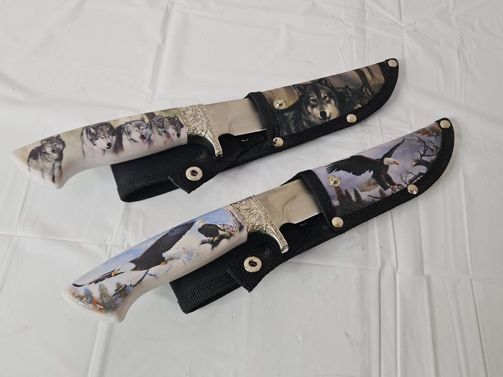 Decorative Hunting Knives (2)