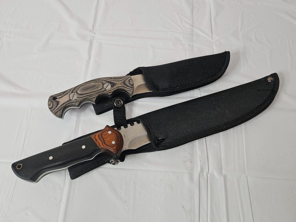 Hunting Knives (2)