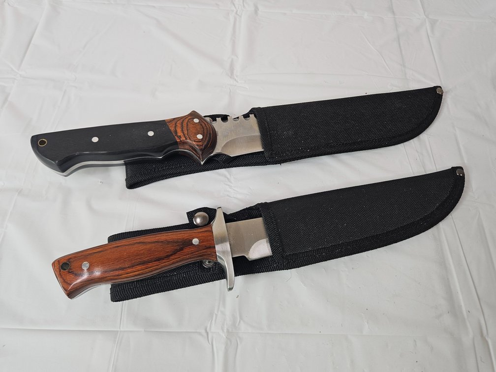 Hunting Knife, Bowie Style Hunting Knife