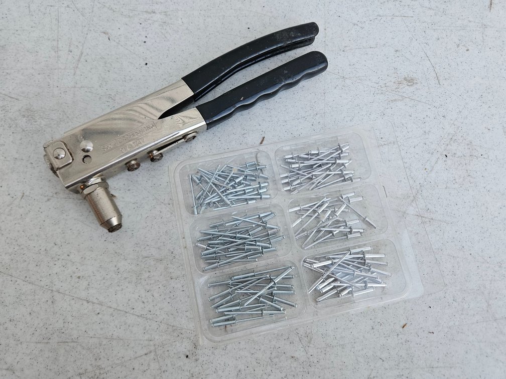 Hand Pop Rivet Gun with Assortment Tray of Blind Rivets