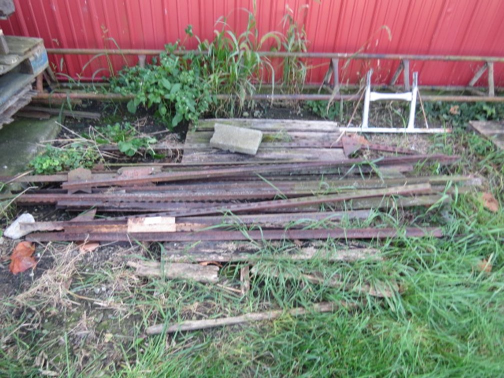 Metal garden posts