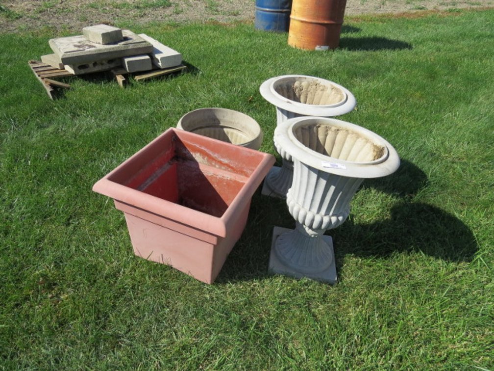 (4) Large pots