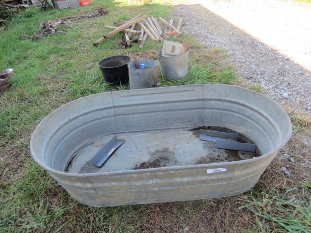 Wheeling galvanized feeder