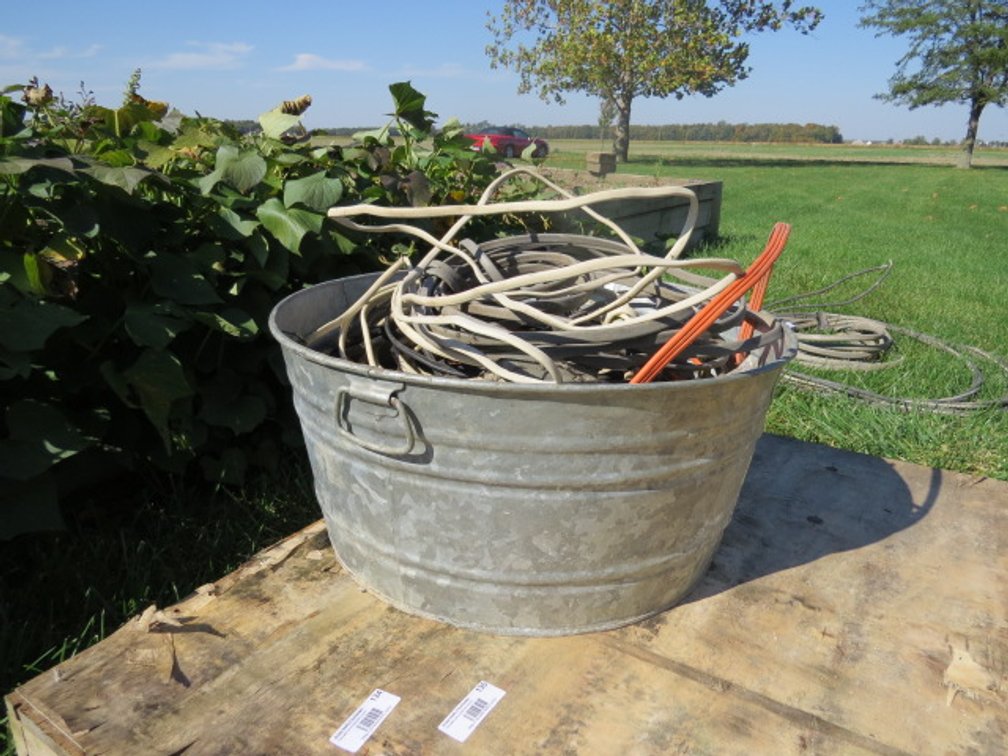 Antique metal wash bin